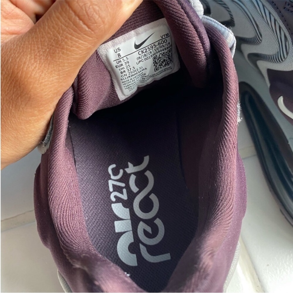 Nike Women's Sneakers in Gray and Black - Picture 6 of 8